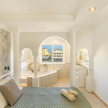 As De Casas - Parque Albatros 2 *